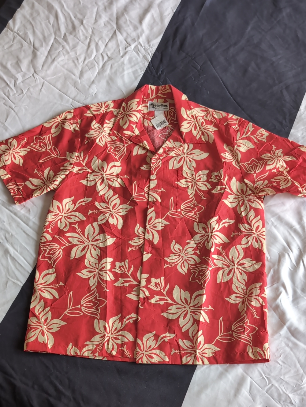 Classic NWT Men's HOWIE Red Floral Hawaiian Short-Sleeve Shirt Size Medium
